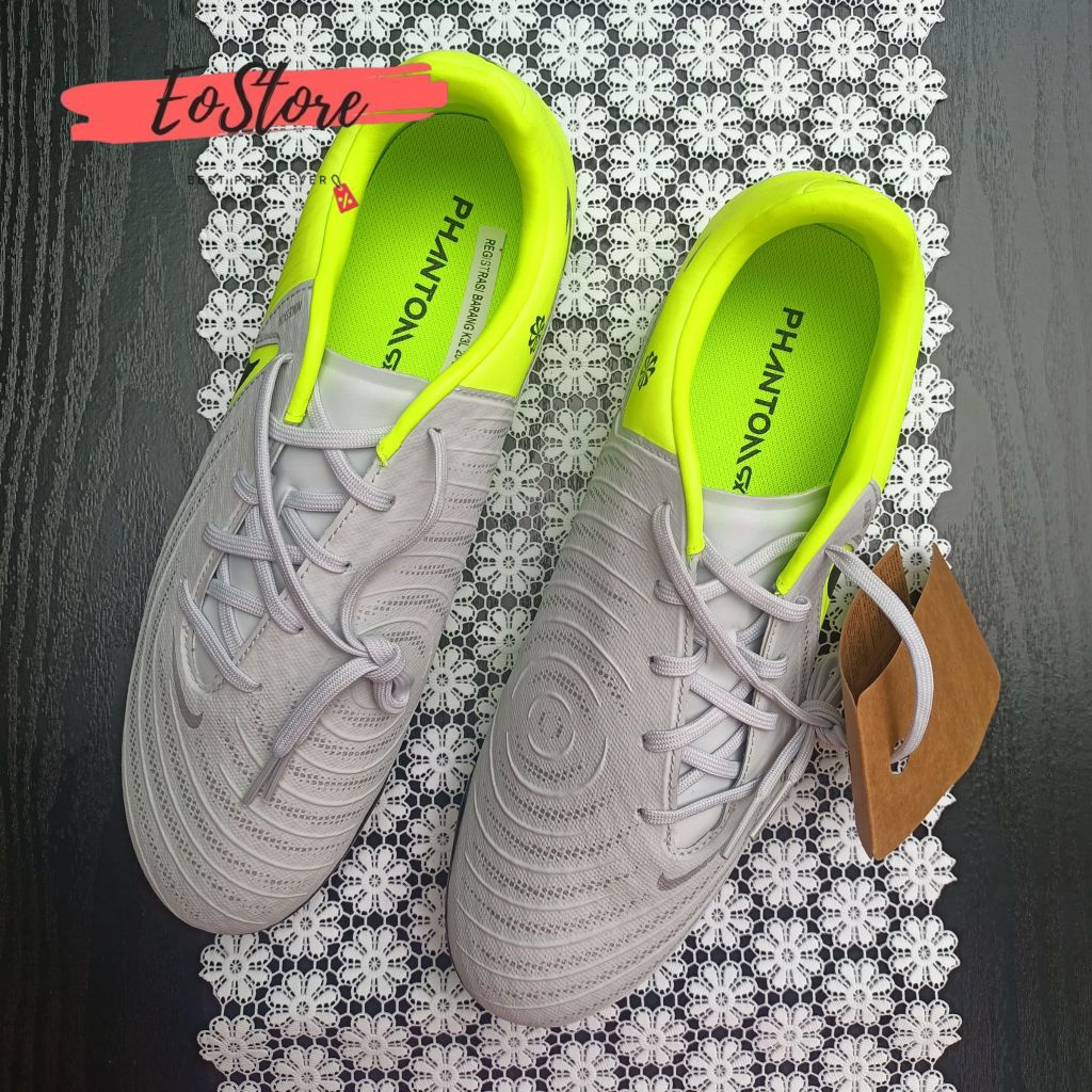 Sepatu Bola Nike Phantom GX II Academy FG/MG Metallic Silver/Black-Volt