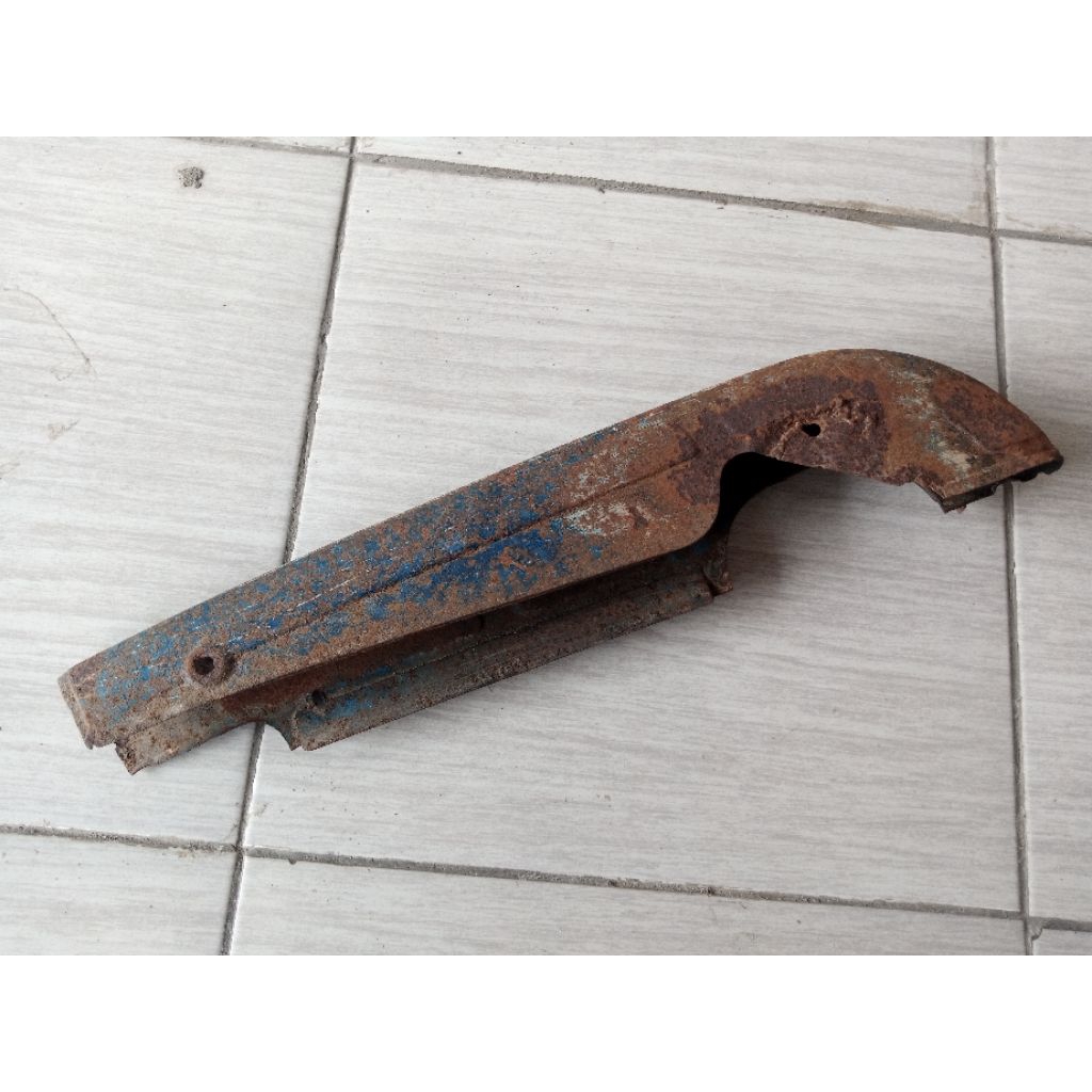 tutup rantai bagian atas honda s90 s90z benly original