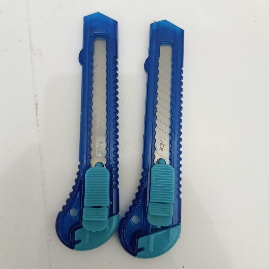 

1 Renteng Pisau Cutter MENKO Isi 12 pcs/Pisau Pemotong Dus/Pisau Potong