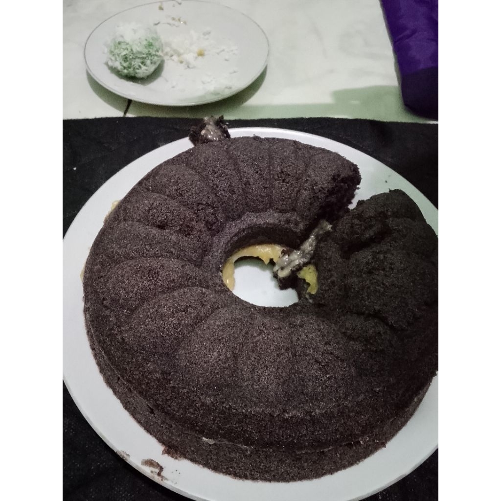 

Bolu ketan hitam isi keju