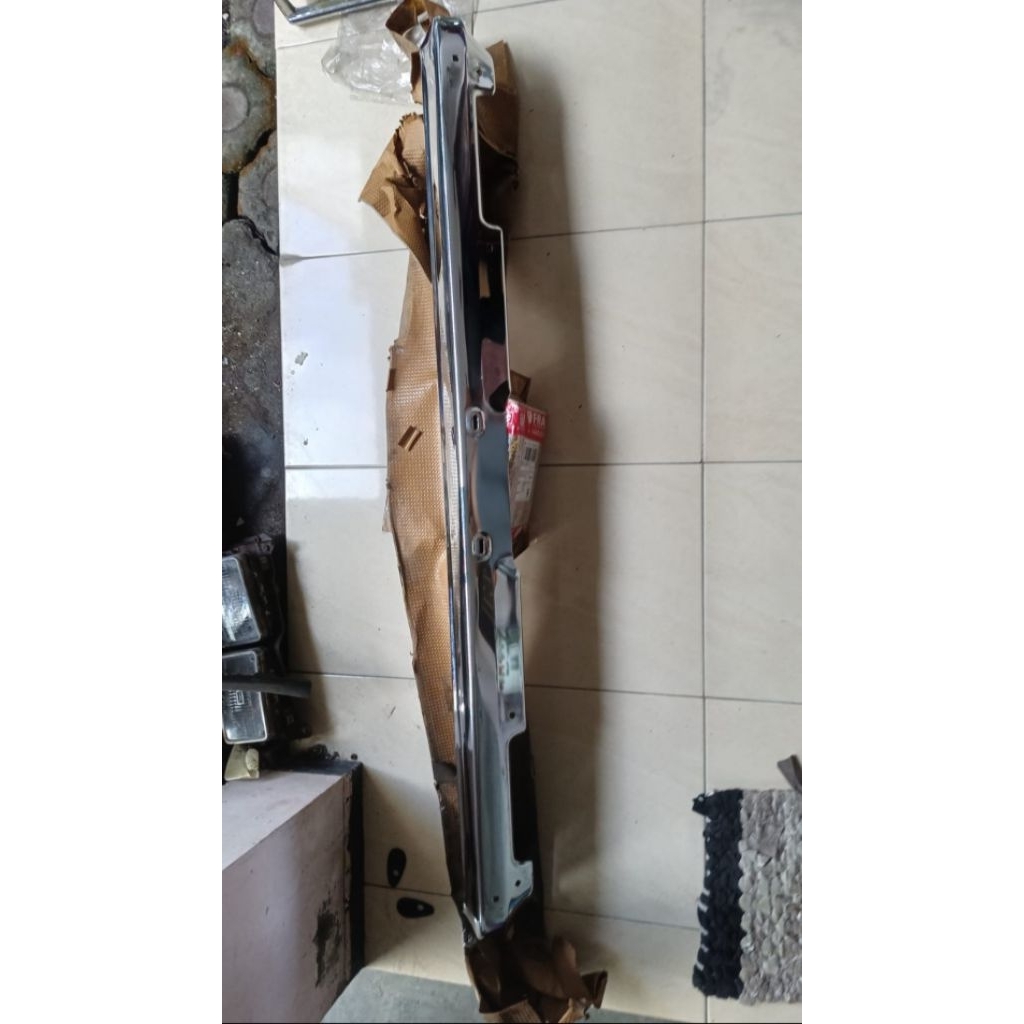 Bumper Depan Hilux RN20 RN25 75-78 Original Toyota Japan