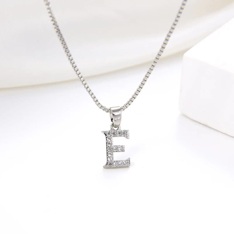 Kalung Titanium Liontin Huruf Pria  Wanita Anti Karat dan Tidak Luntur ( 45cm 60 cm ) Huruf E