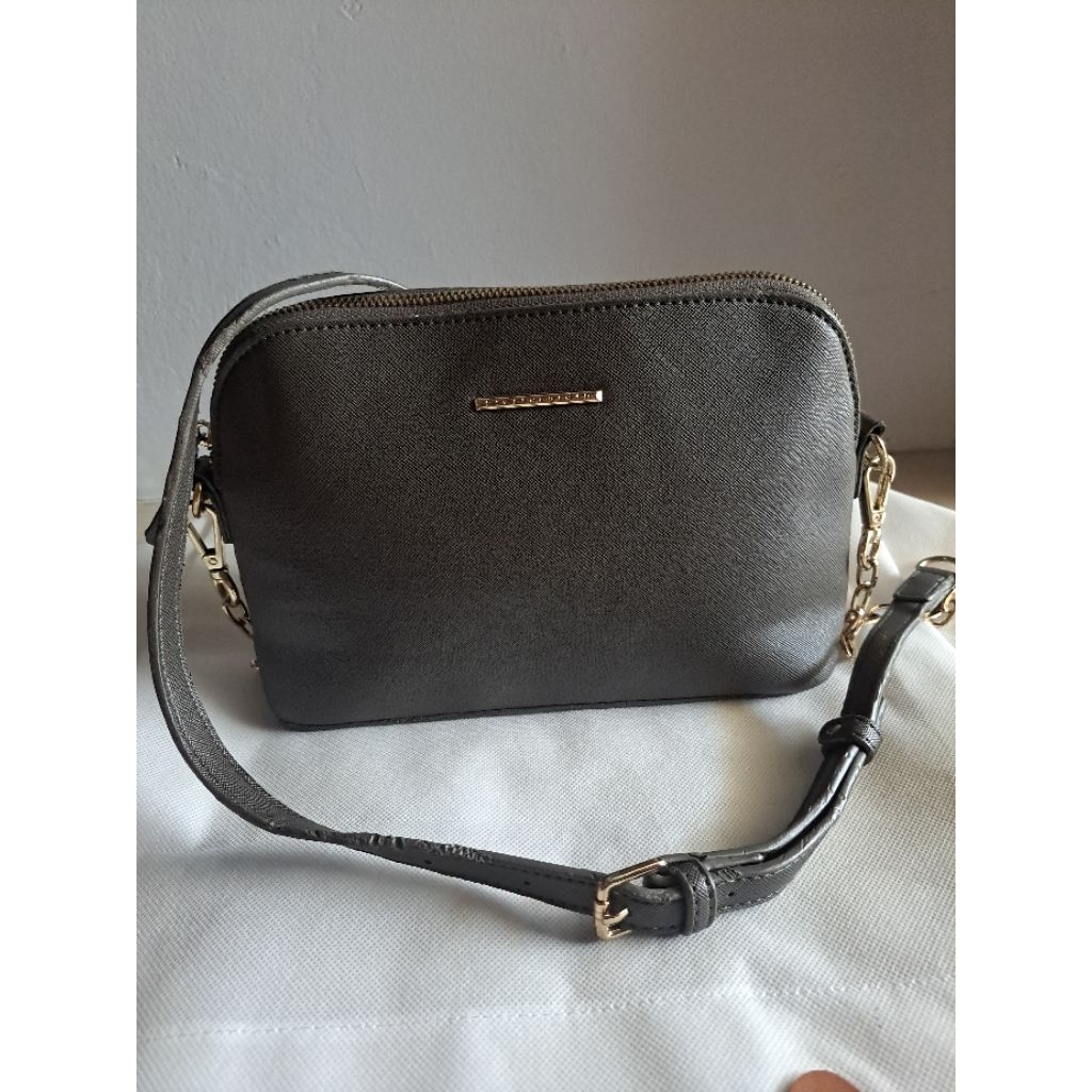 Pierre Cardin sling bag