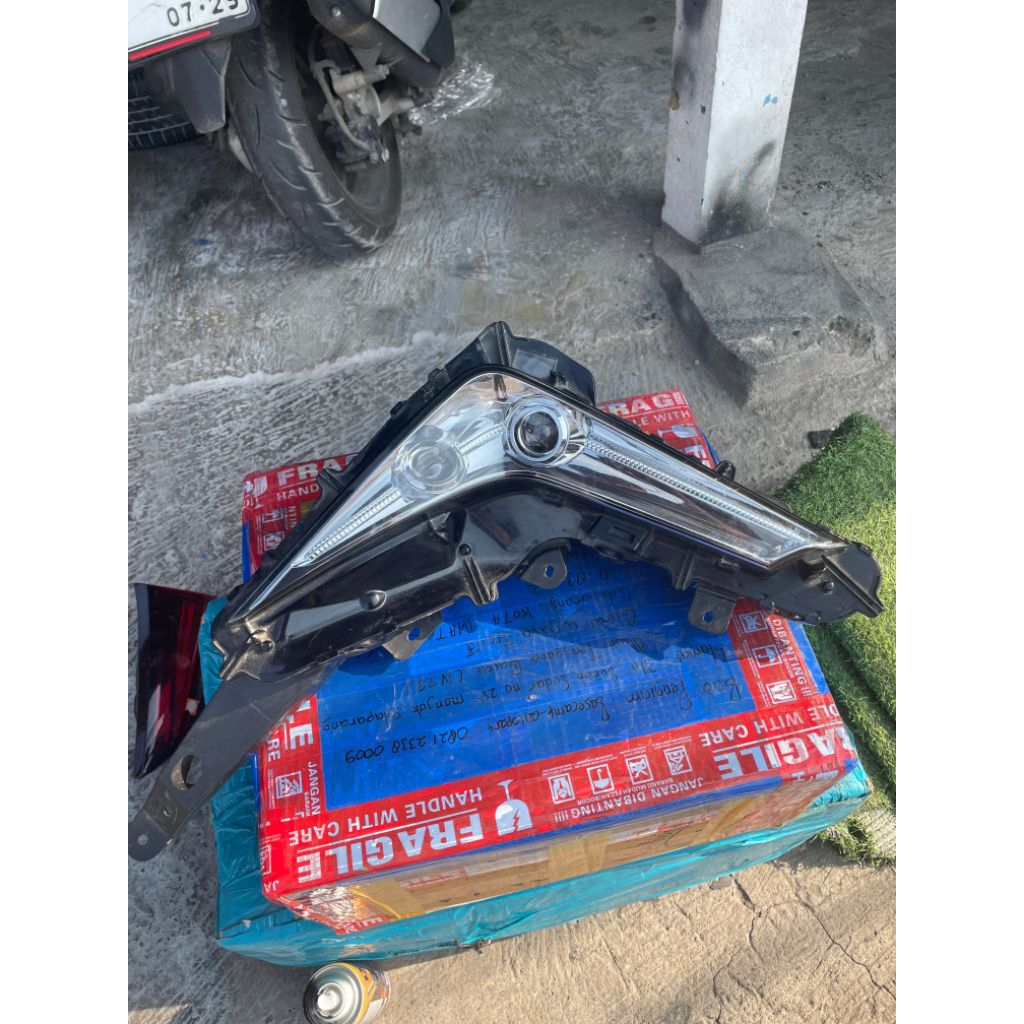 foglamp lampu kabut lexsus lx570 kiri original