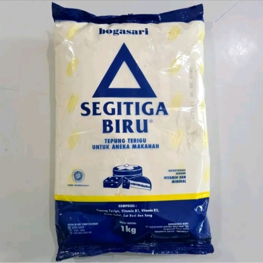 

Tepung terigu Segitiga biru kemasan 1kg dan 500gr promo