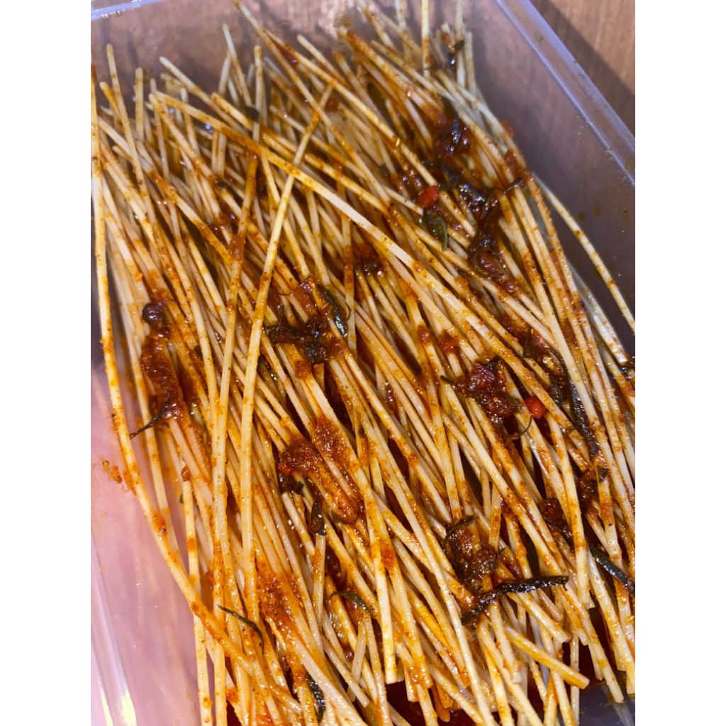 

Mie lidi Pedas daun jeruk