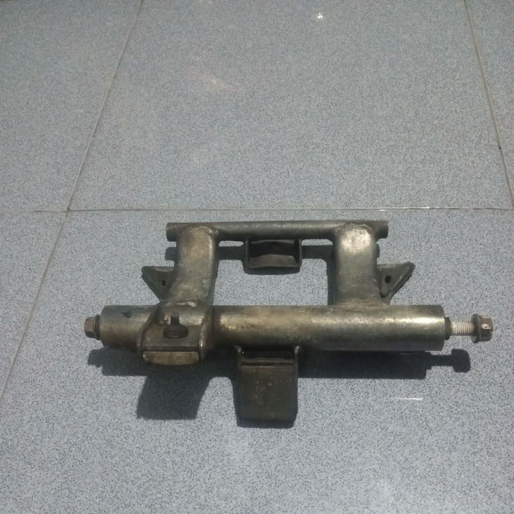 mounting dudukan mesin Honda beat fi Scopy fi stater kasar copotan motor