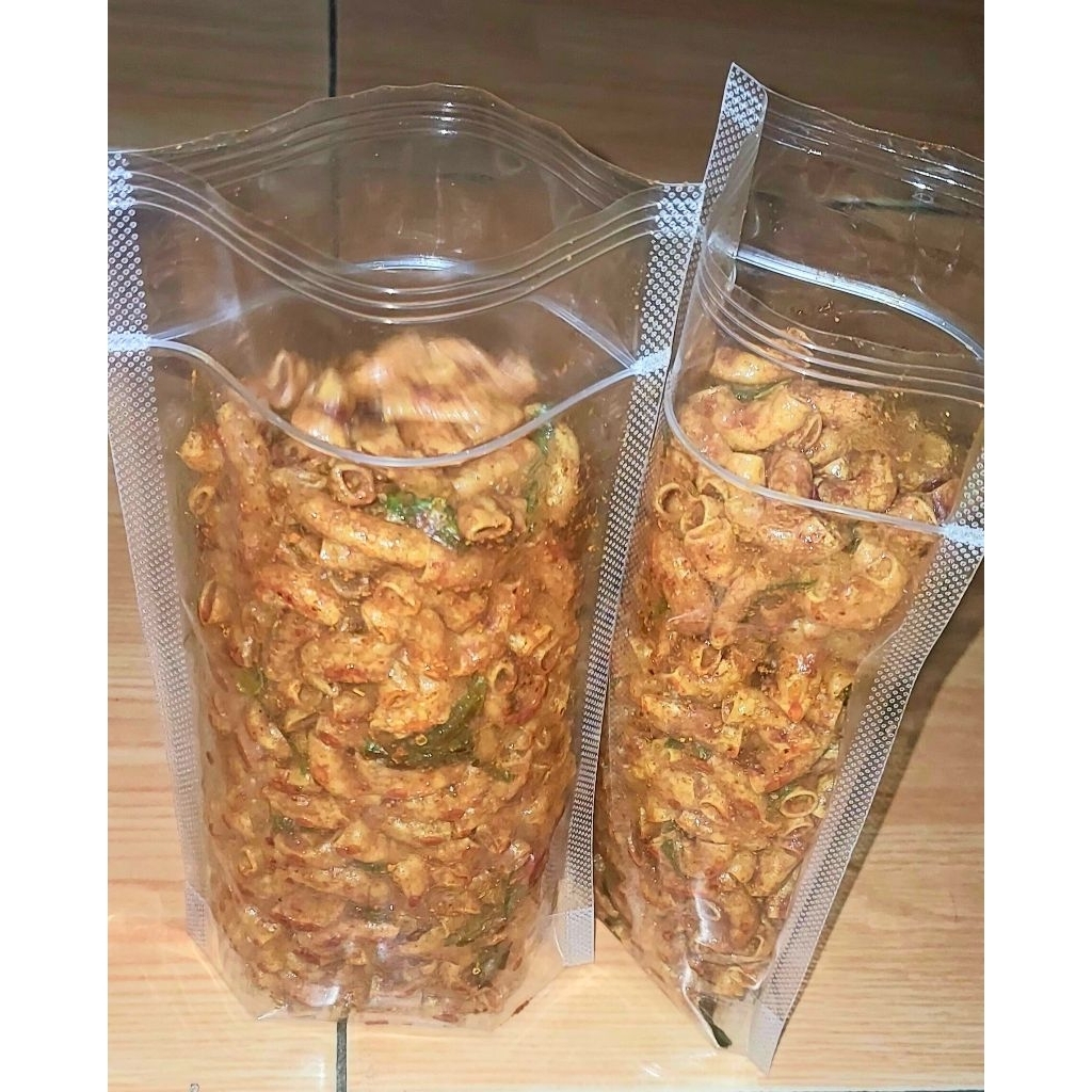 

makaroni kriuk pedes asin daun jeruk