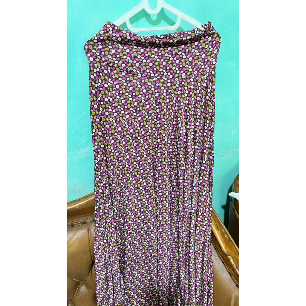 Rok panjang bunga-bunga