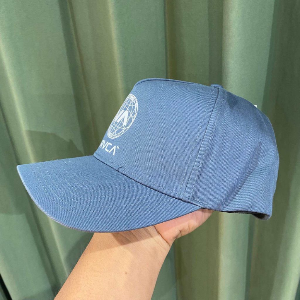 topi RVCA