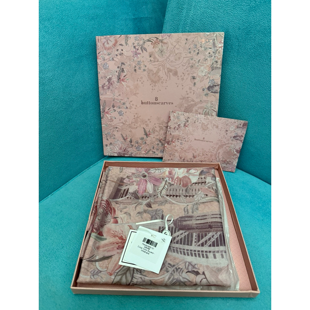 PRELOVED BUTTONSCARVES - DUBAI