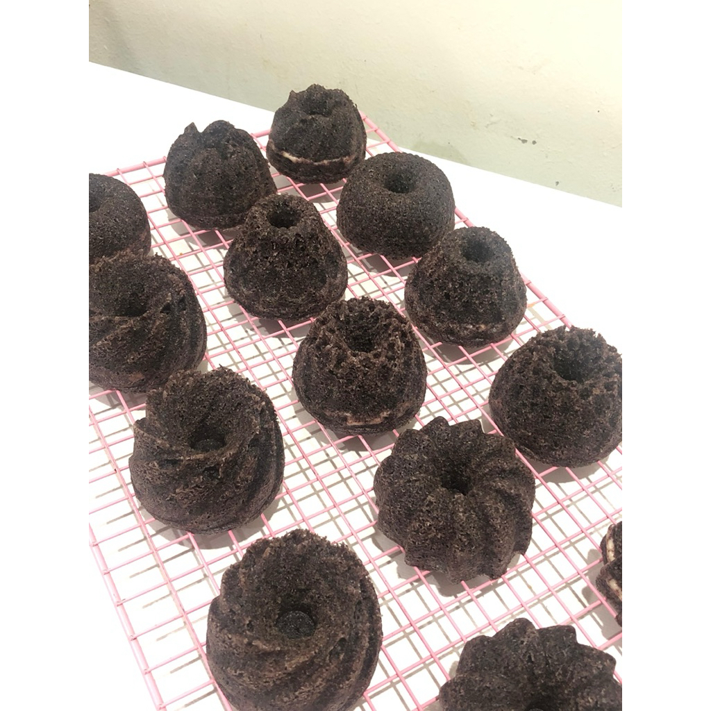 

Bolu Kukus Ketan Hitam Keju Mini 9pcs