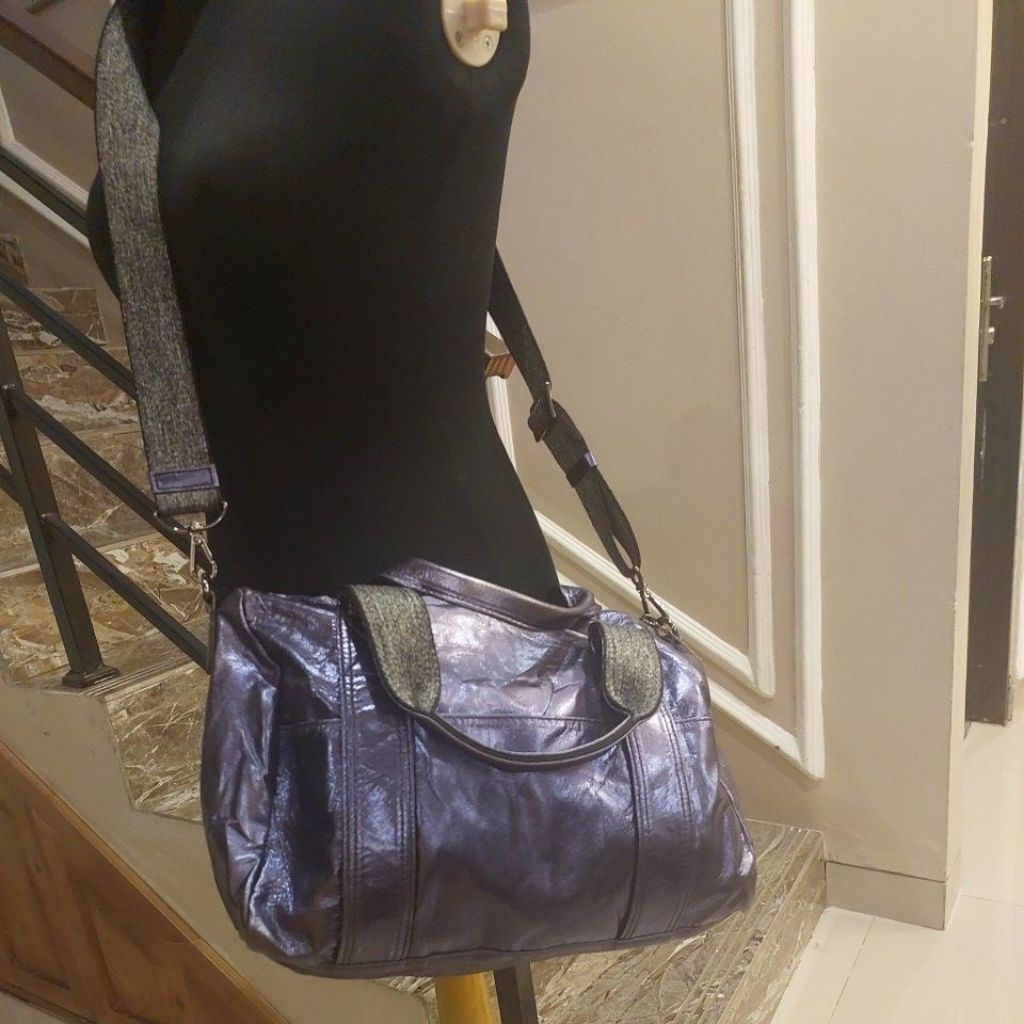 H BY EKATRINA SLING BAG