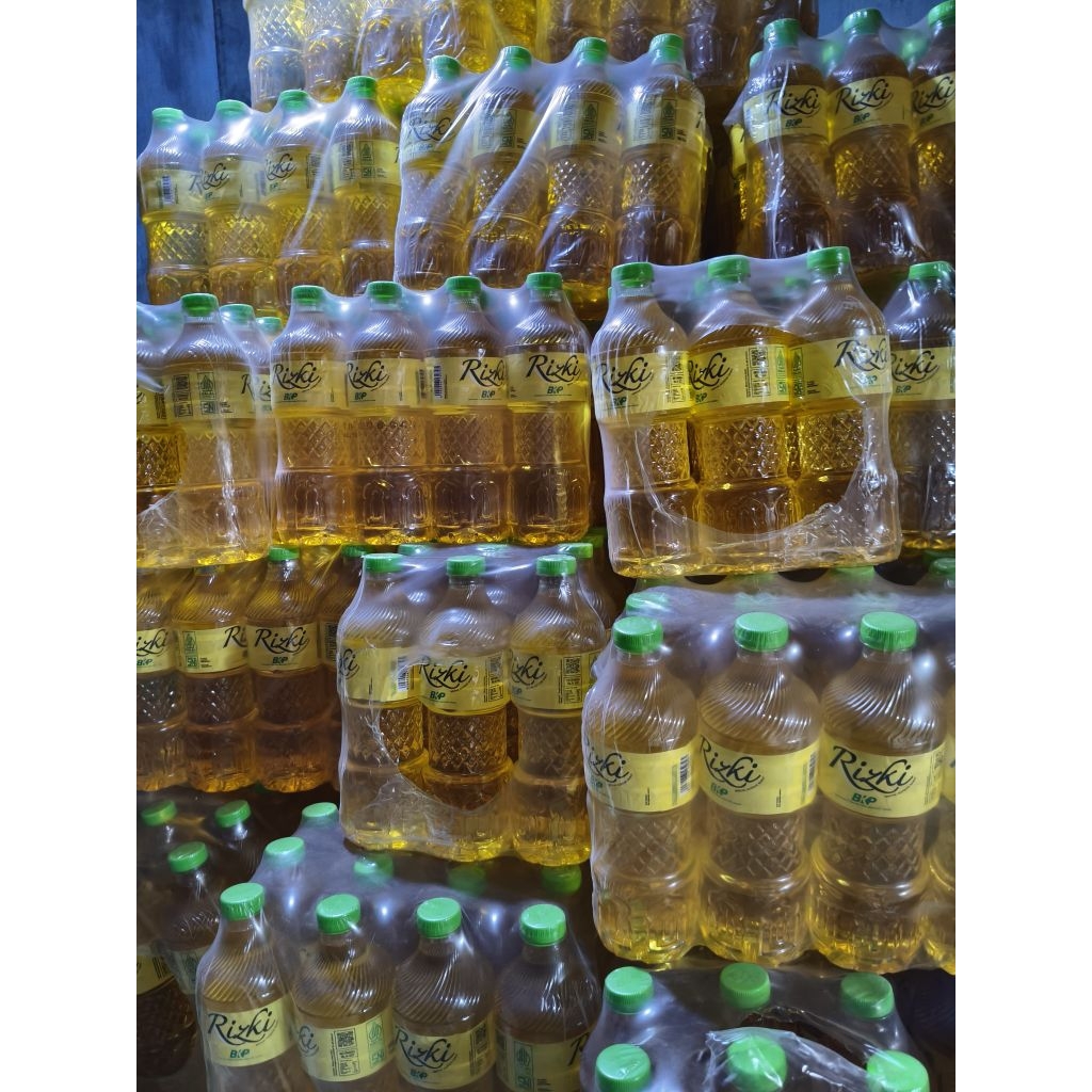 

MINYAK RIZKI 800ML HARGA PER KARTON ISI 12