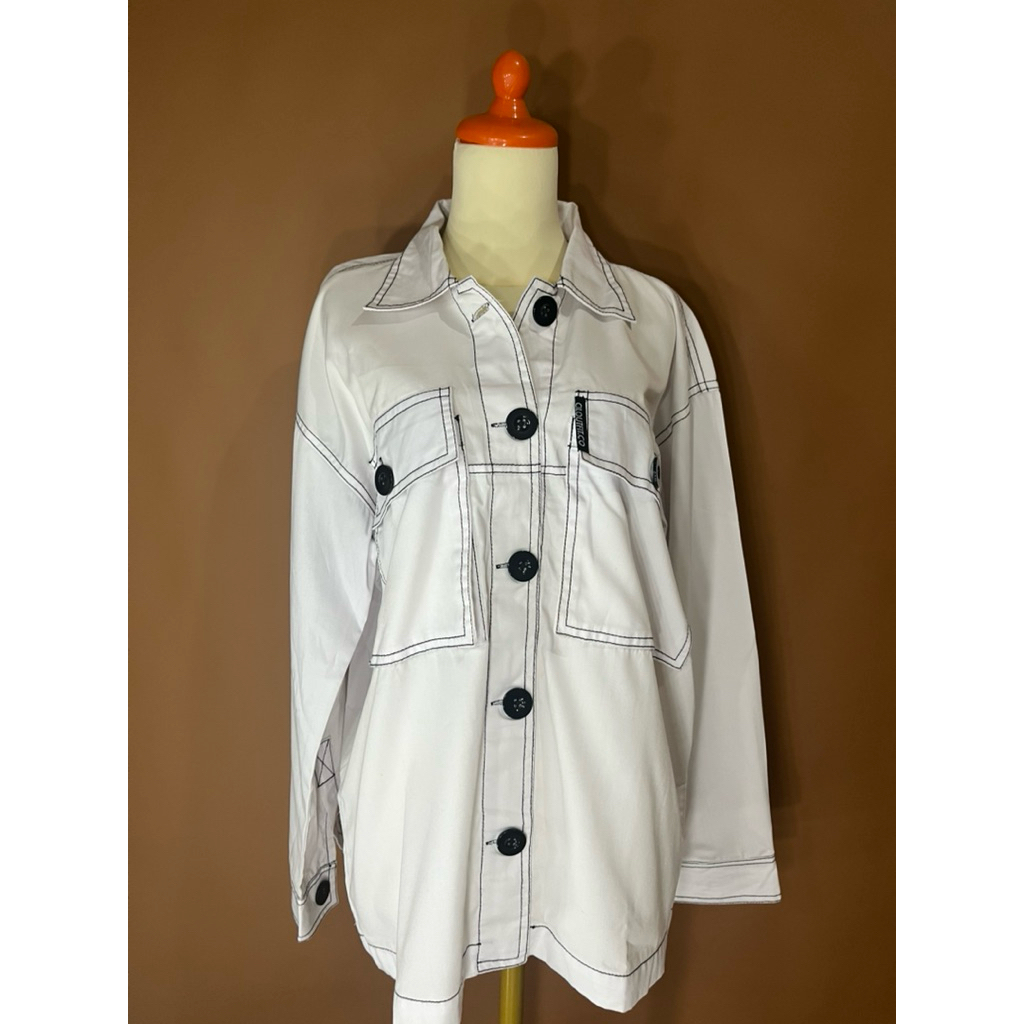 Kemeja warna White dan Taupe