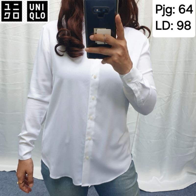 UNIQLO Baju Atasan Kemeja Putih Lengan Panjang Wanita
