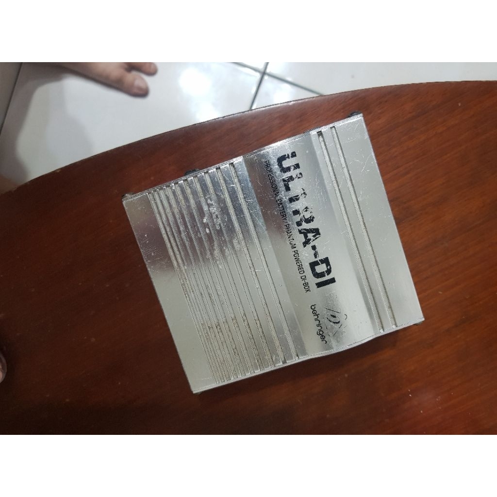 Di box aktive Behringer DI100