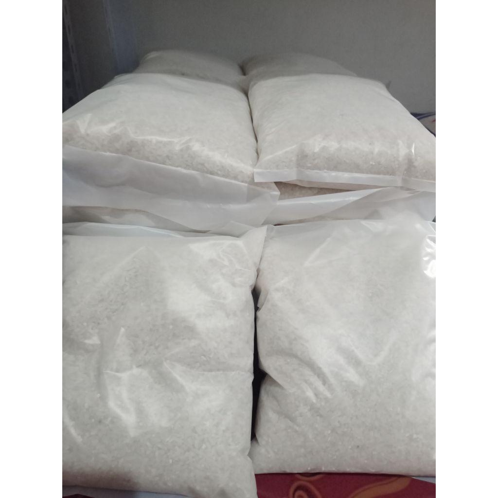 

BERAS LOKAL KEMASAN TIMBANGAN 1KG