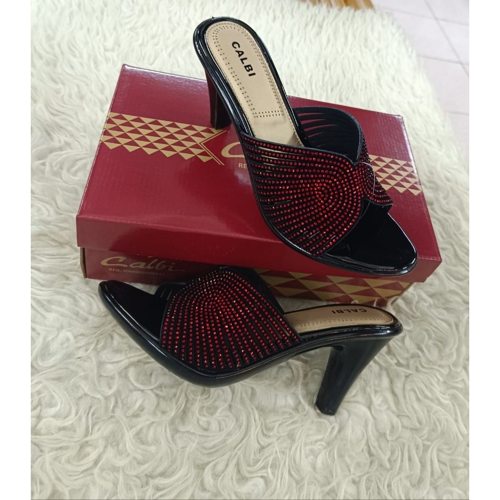 calbi heels merah