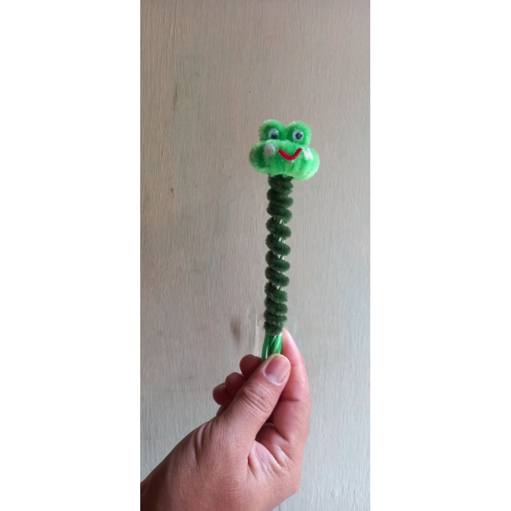 

bolpoin karakter kawat bulu