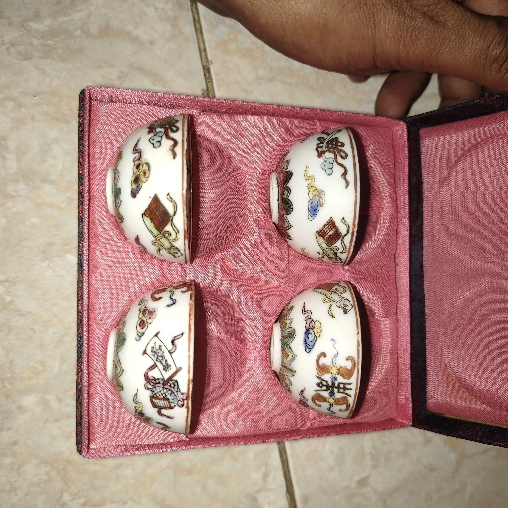 sepaket empat mangkok keramik kecil kuno jadul antik