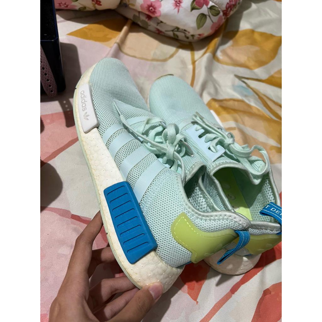 ADIDAS nmd R1