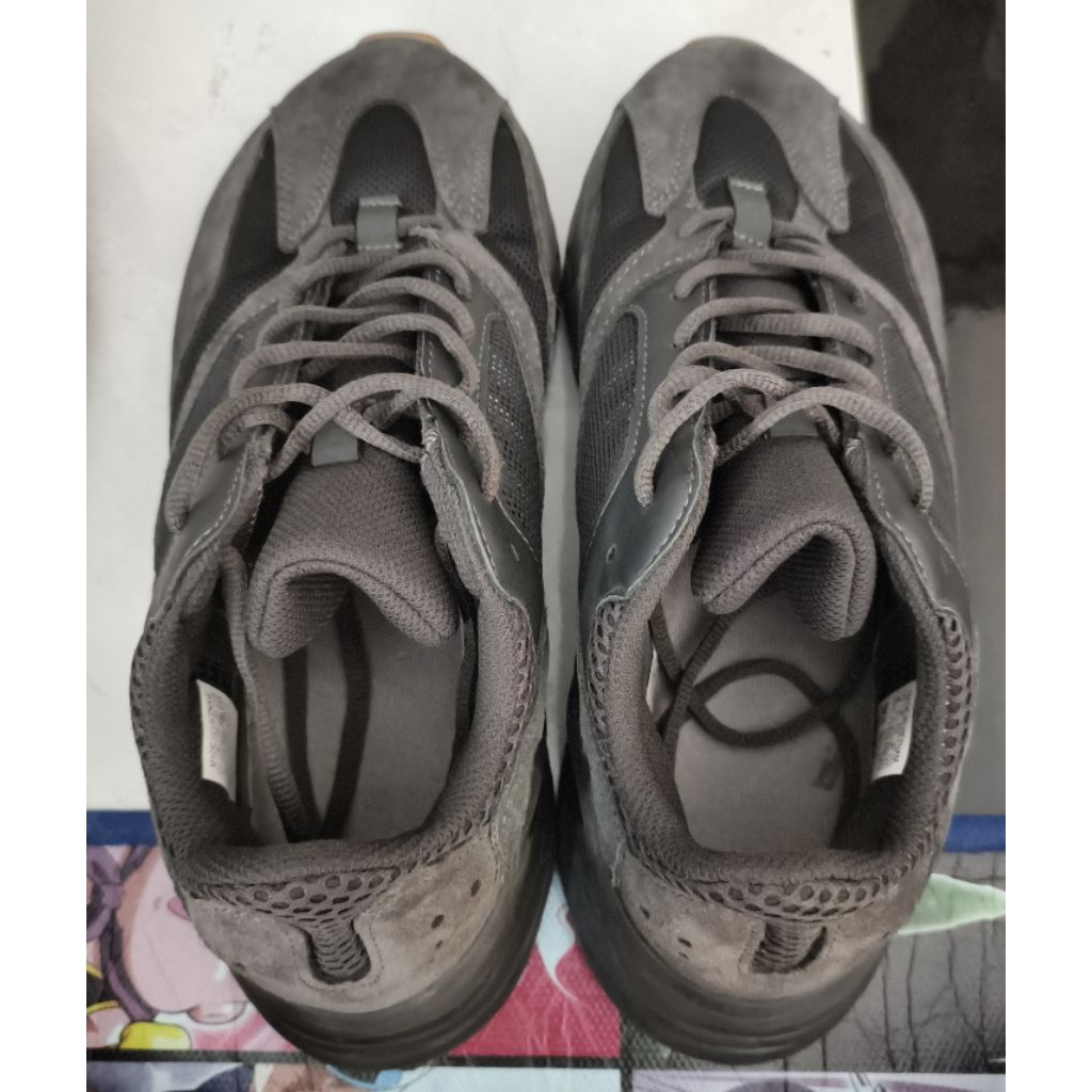 adidas yeezy boost 700