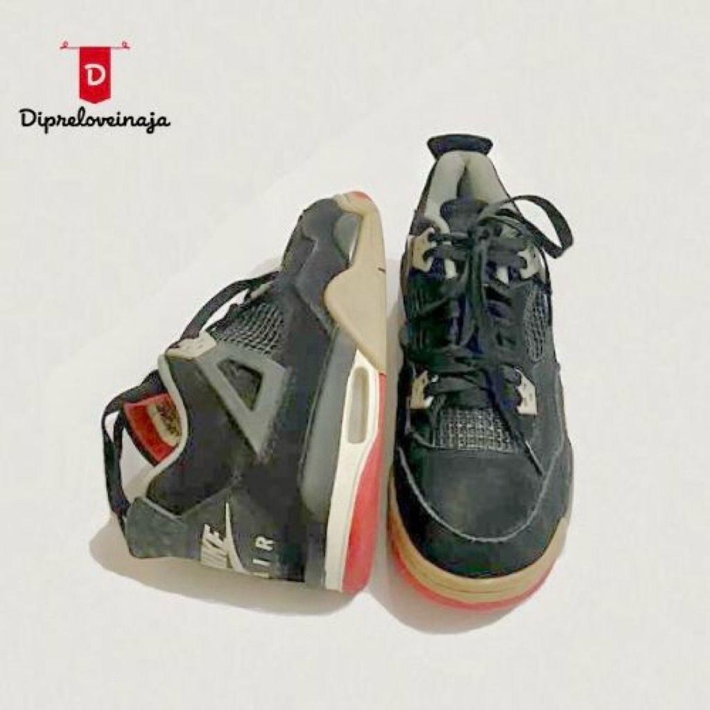 Nike Air Jordan 4 Bread Retro  Preloved