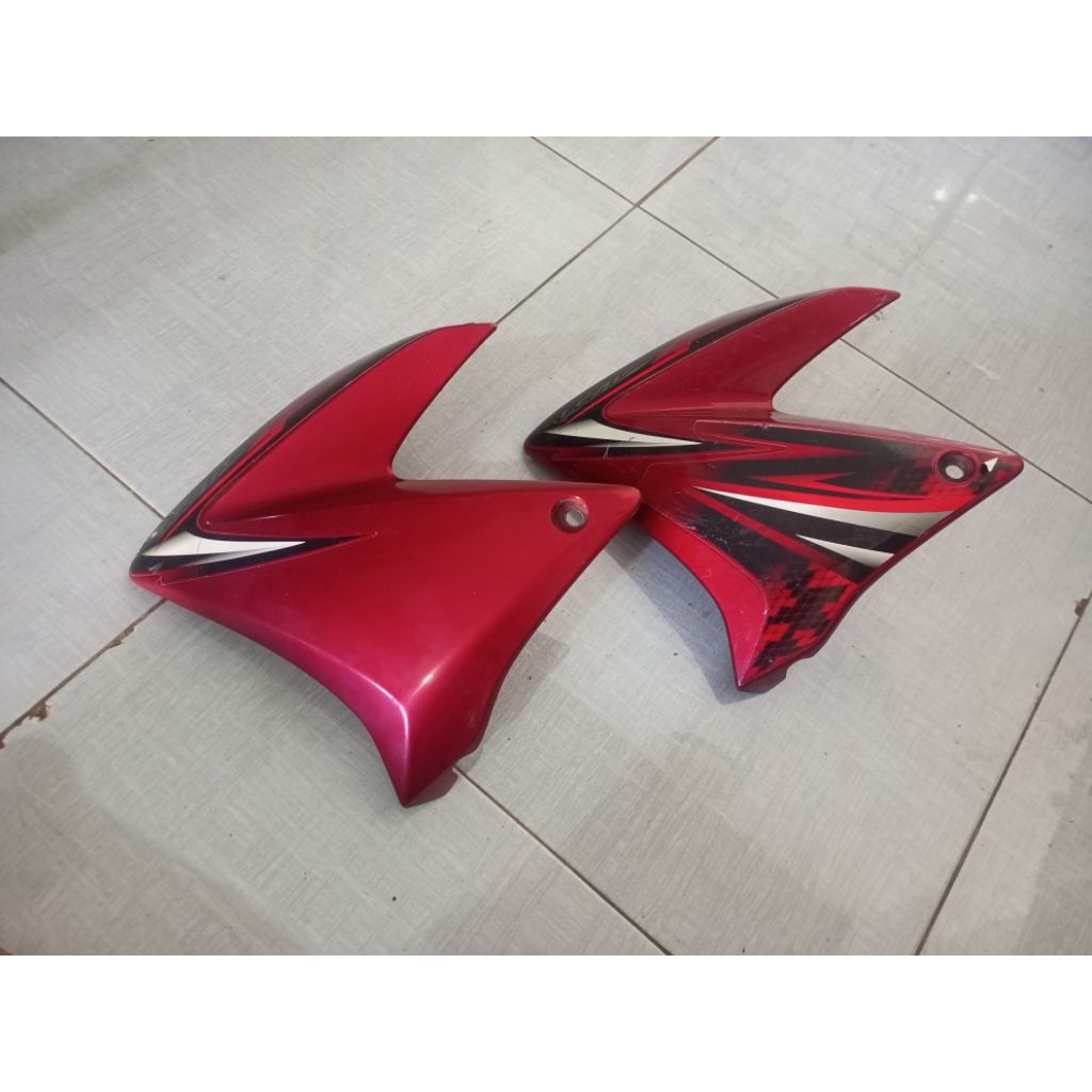 Fairing sayap vixion old  kiri merah original copotan