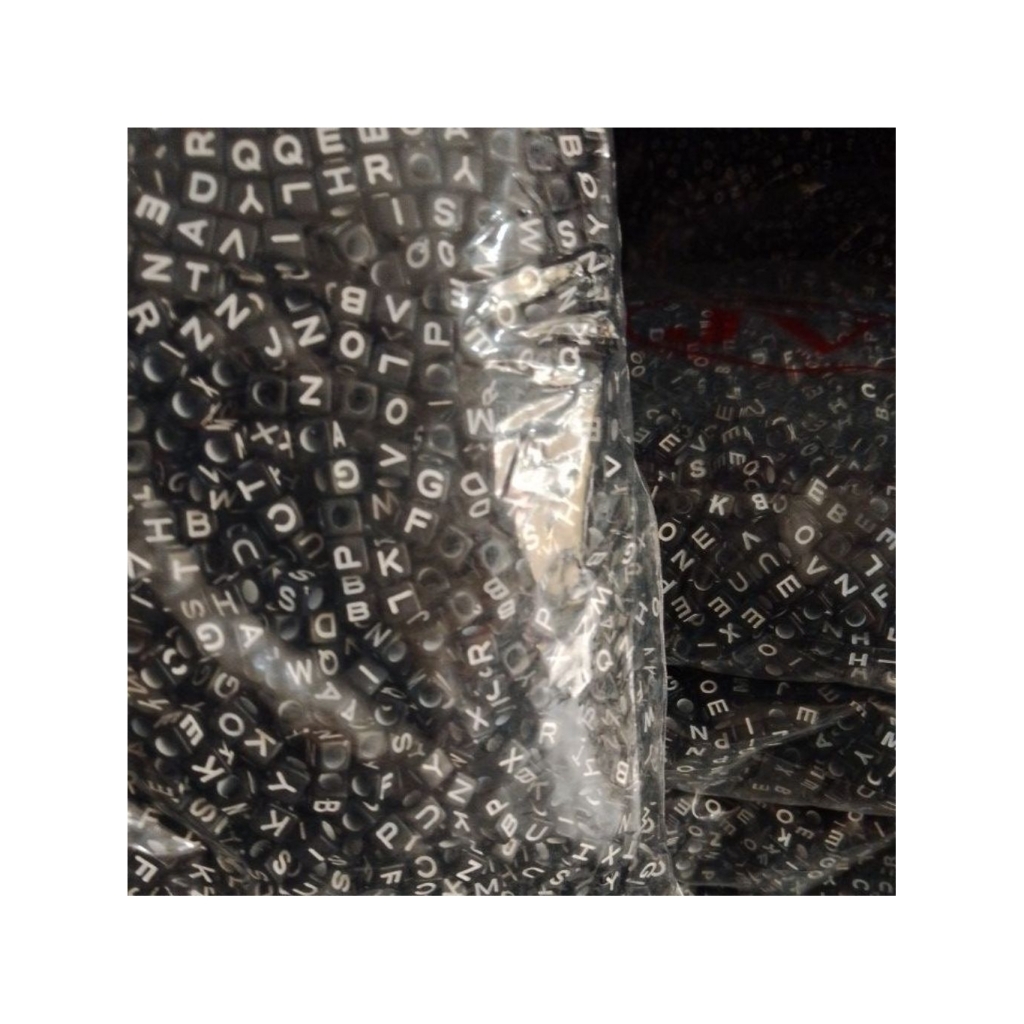 MANIK KOTAK HURUF HITAM A-Z 1 PON