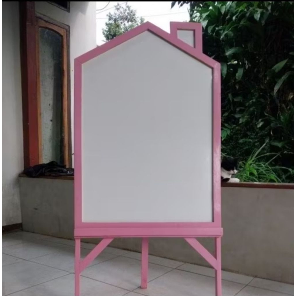 

papan tulis kastum dengan. ukuran besar 80x60 dan untuk tinggiya 95cm