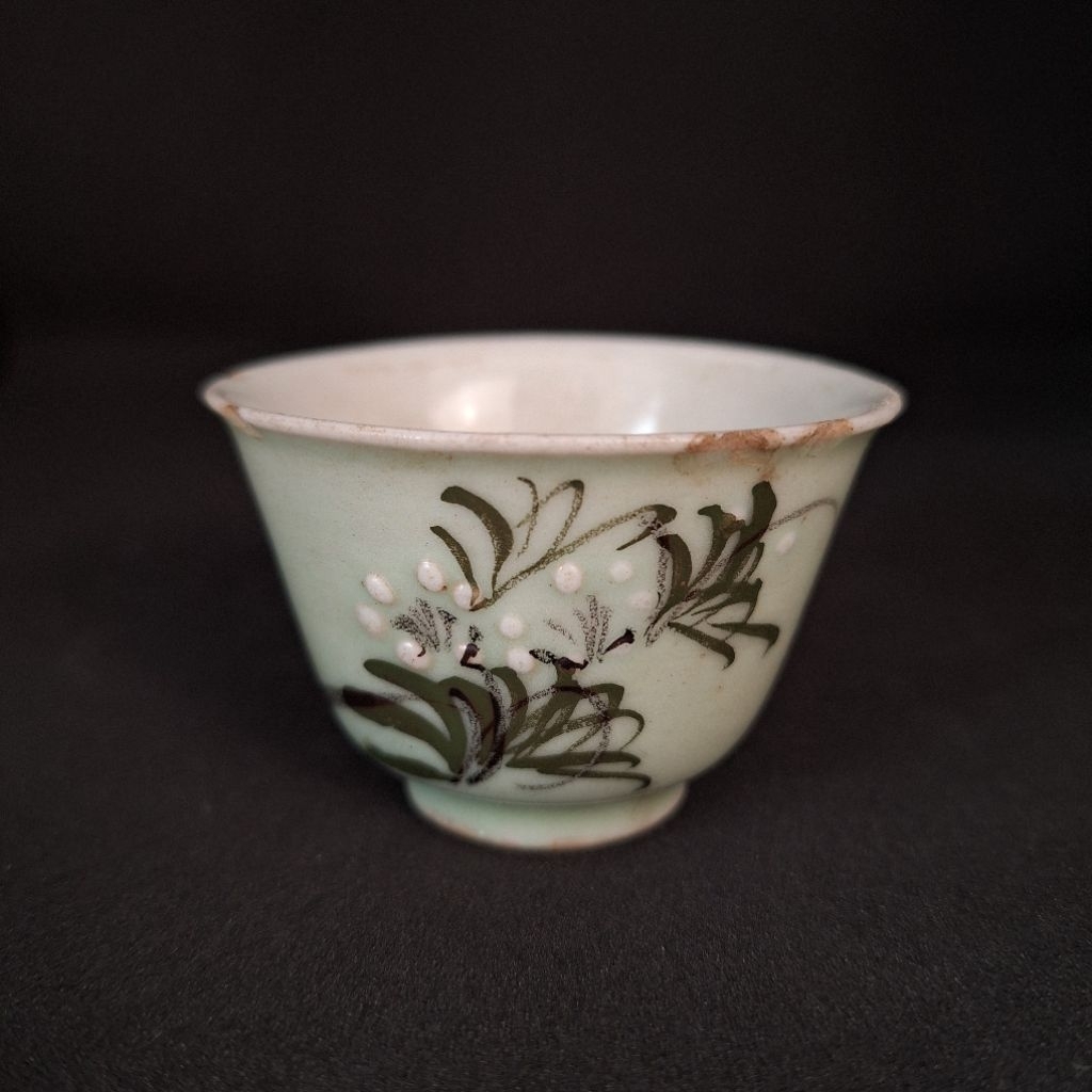 Cangkir Vintage kuno