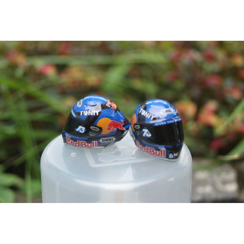 miniatur helm alex marquez 2025