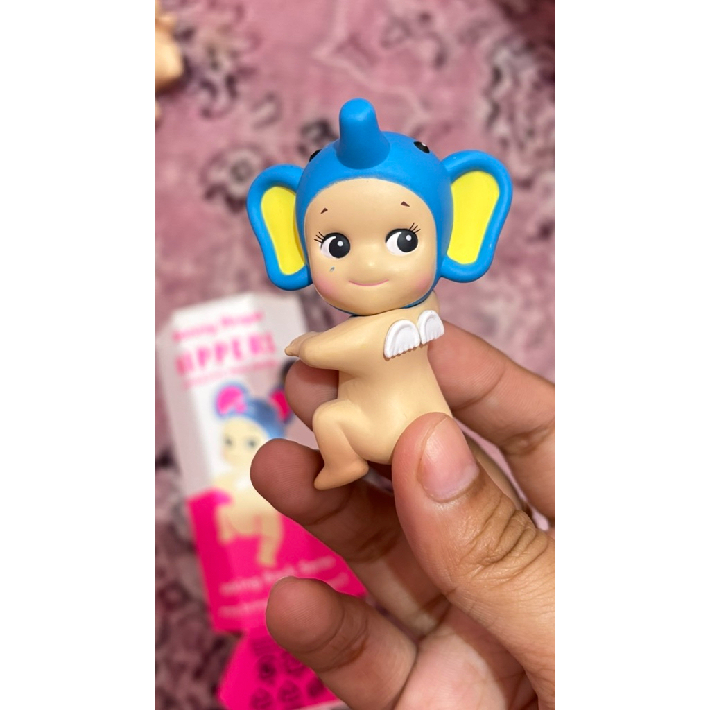 Sonny Angel Hippers Looking Back Original