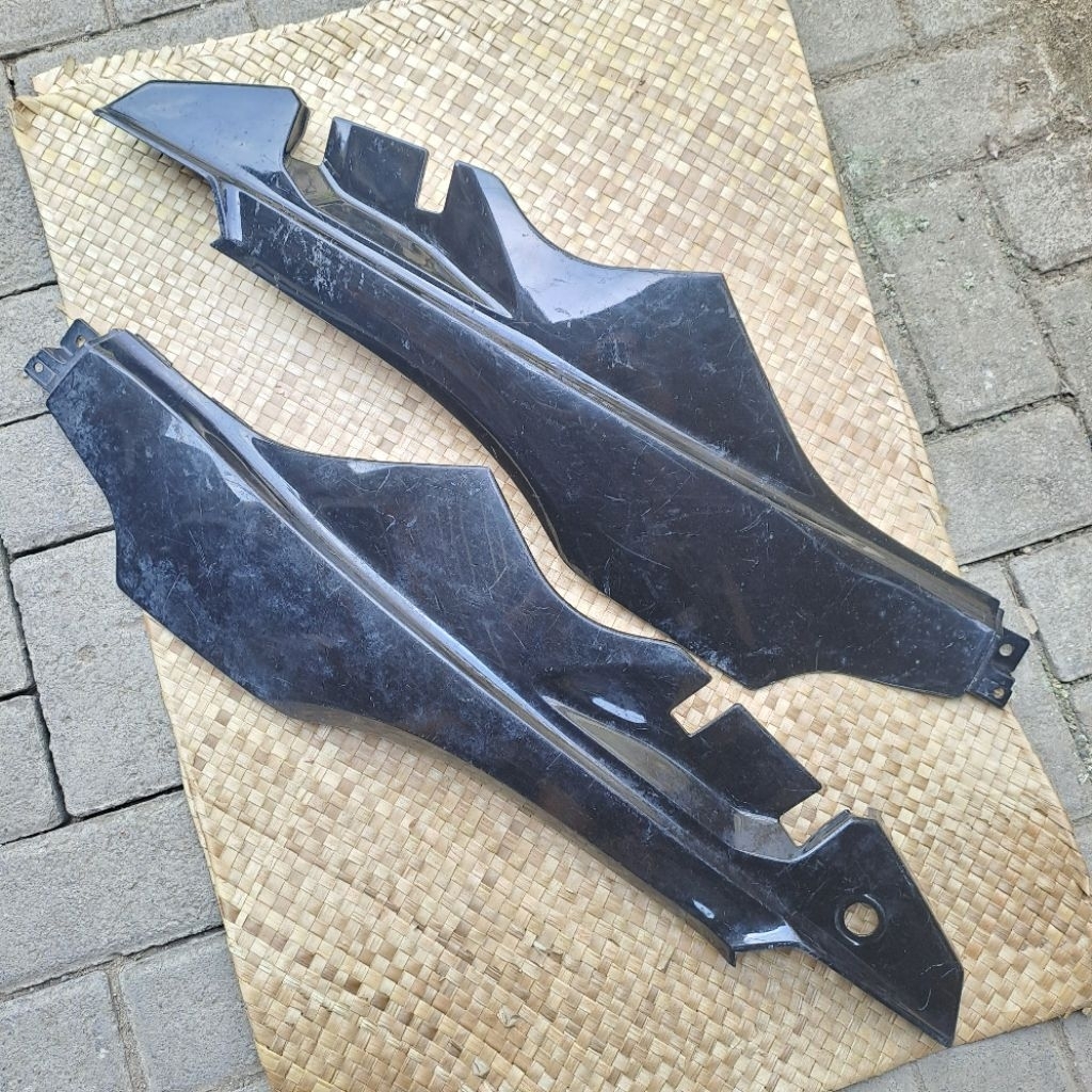 COVER BODY SUZUKI CRYSTAL ORIGINAL SGP NOS
