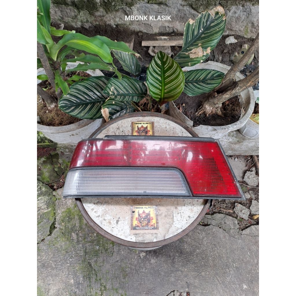 lampu stoplamp peugeot 405 ORIGINAL lampu belakang peugeot 405 lampu peugeot 405