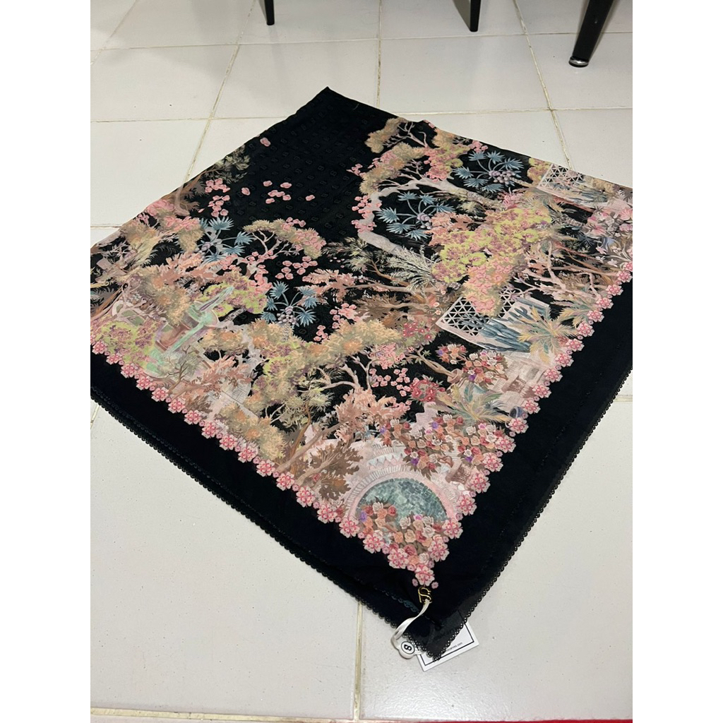 As Is XL Buttonscarves Scarf - Al Qasr - Mashrabiya