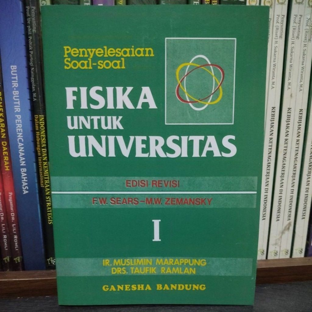 buku penyelesaian soal-soal fisika untuk universitas