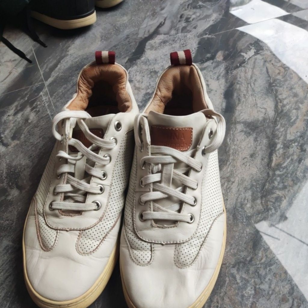 sepatu Bally bekas pakai zise 41.5 insole 265