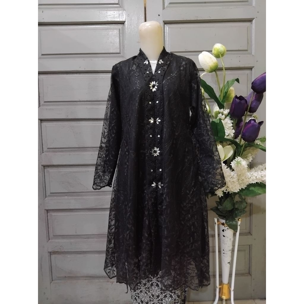 Tunik kebaya hitam