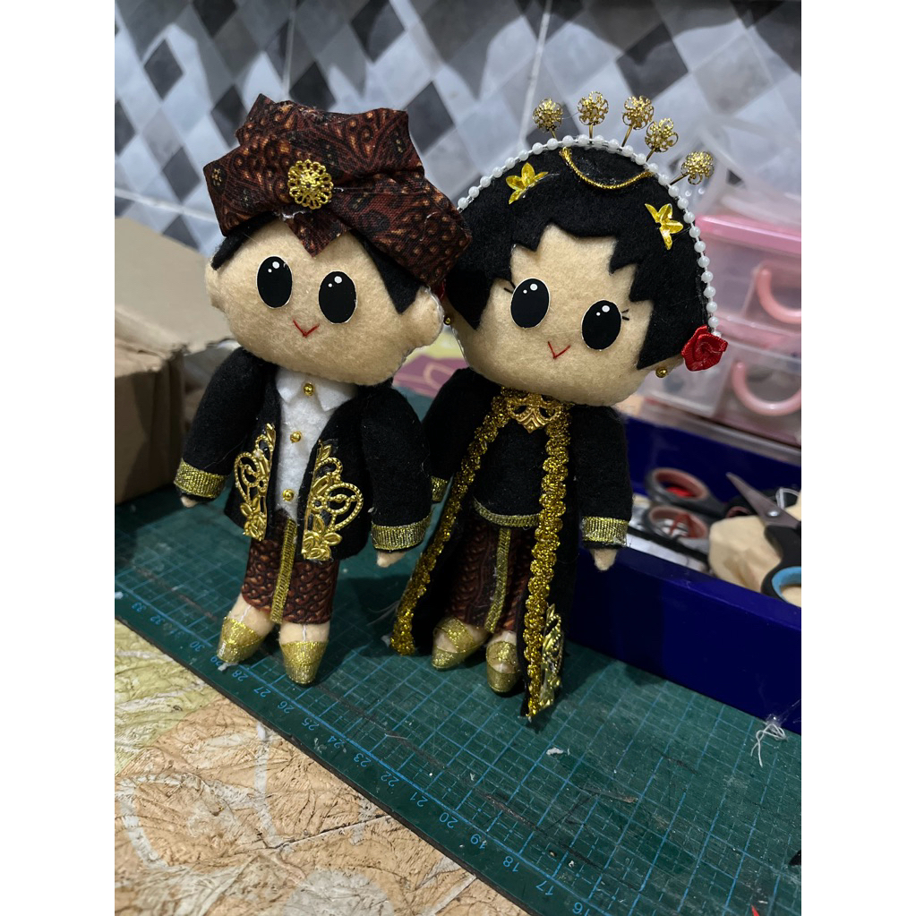 Boneka pengantin sunda boneka pengantin adat boneka flanel pengantin boneka costum boneka mahar