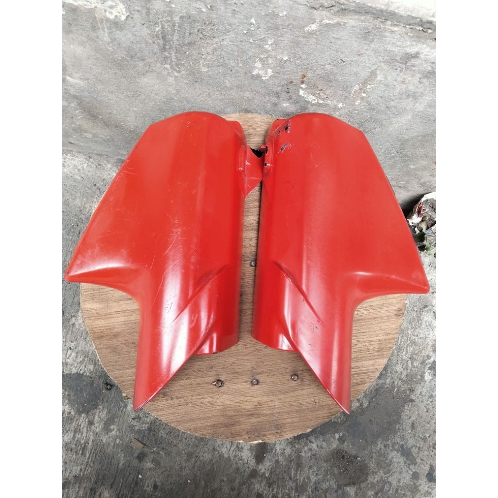 Tutup Shock Depan Spakbor Depan Yamaha Vega R Lama Second Original