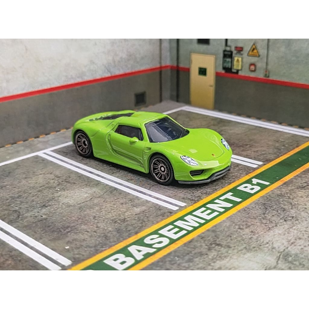 MATCHBOX PORSCHE 918 CAKEP