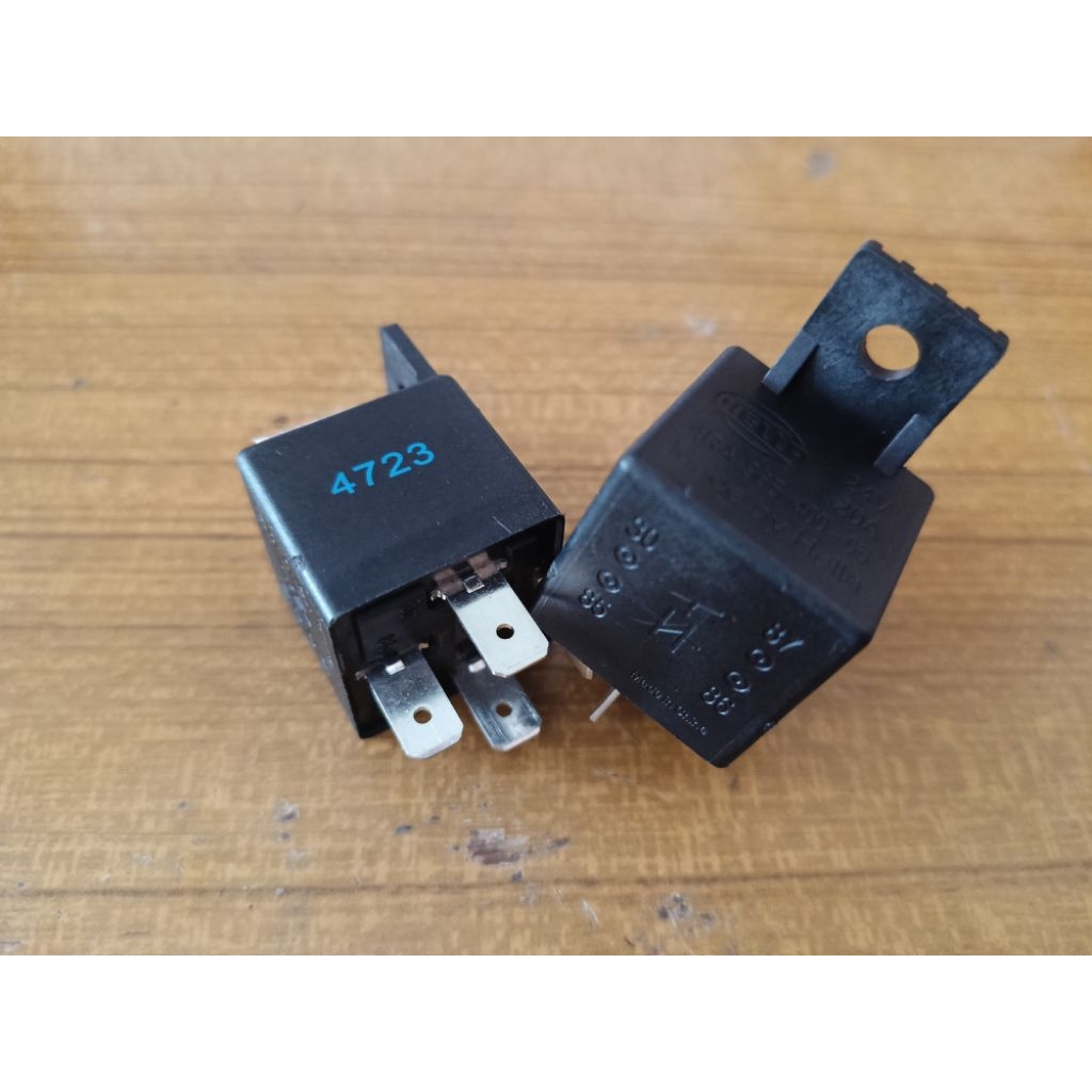 RELAY HELLA 24V/12V 20A KAKI 4