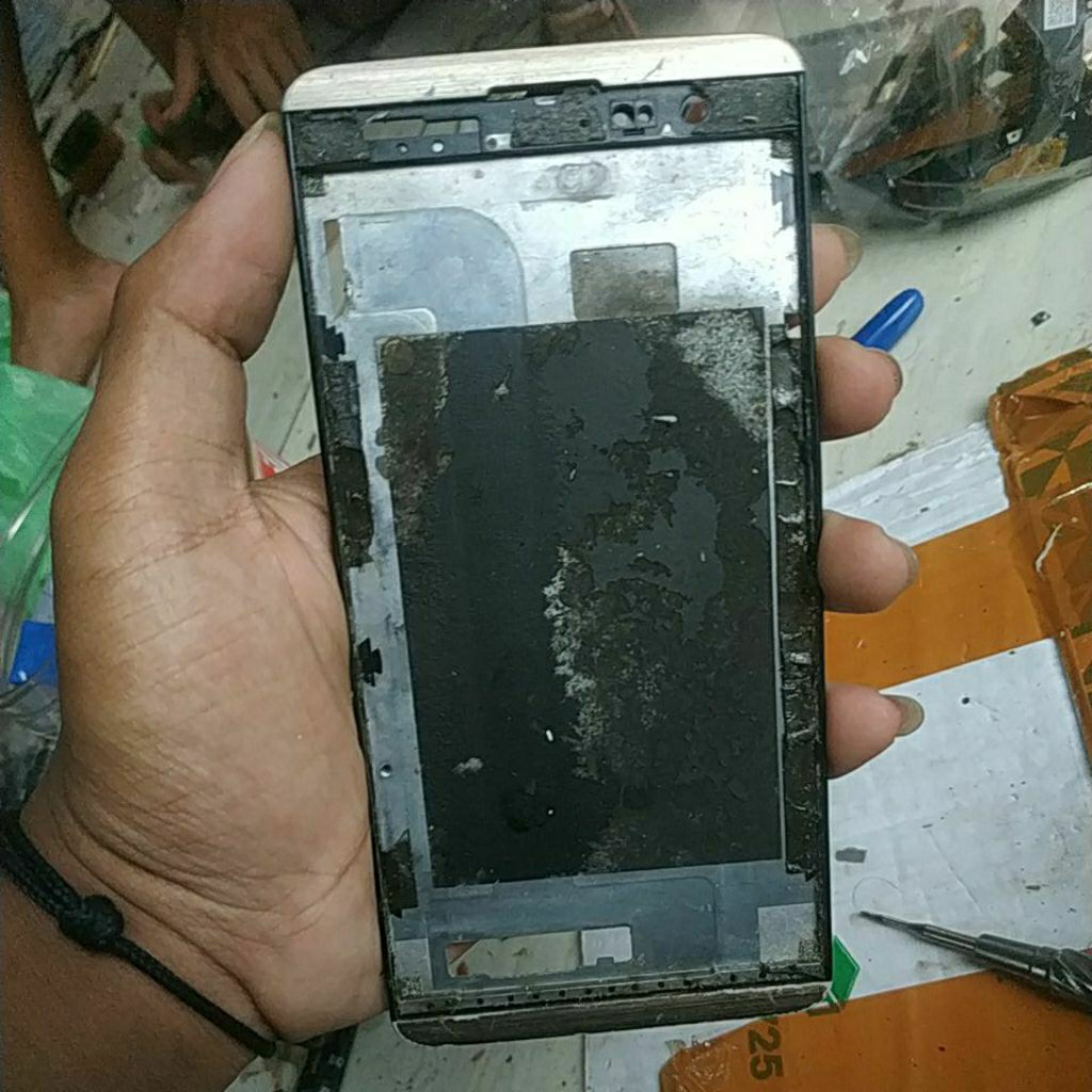 frame bekas Smartfren EG680