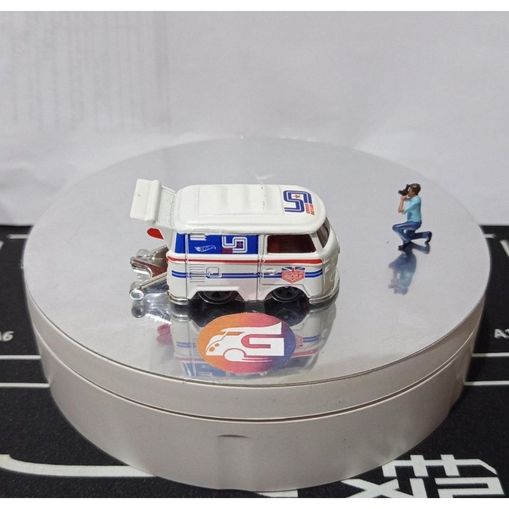 Hot wheels kool kombi urban outlaw putih loose