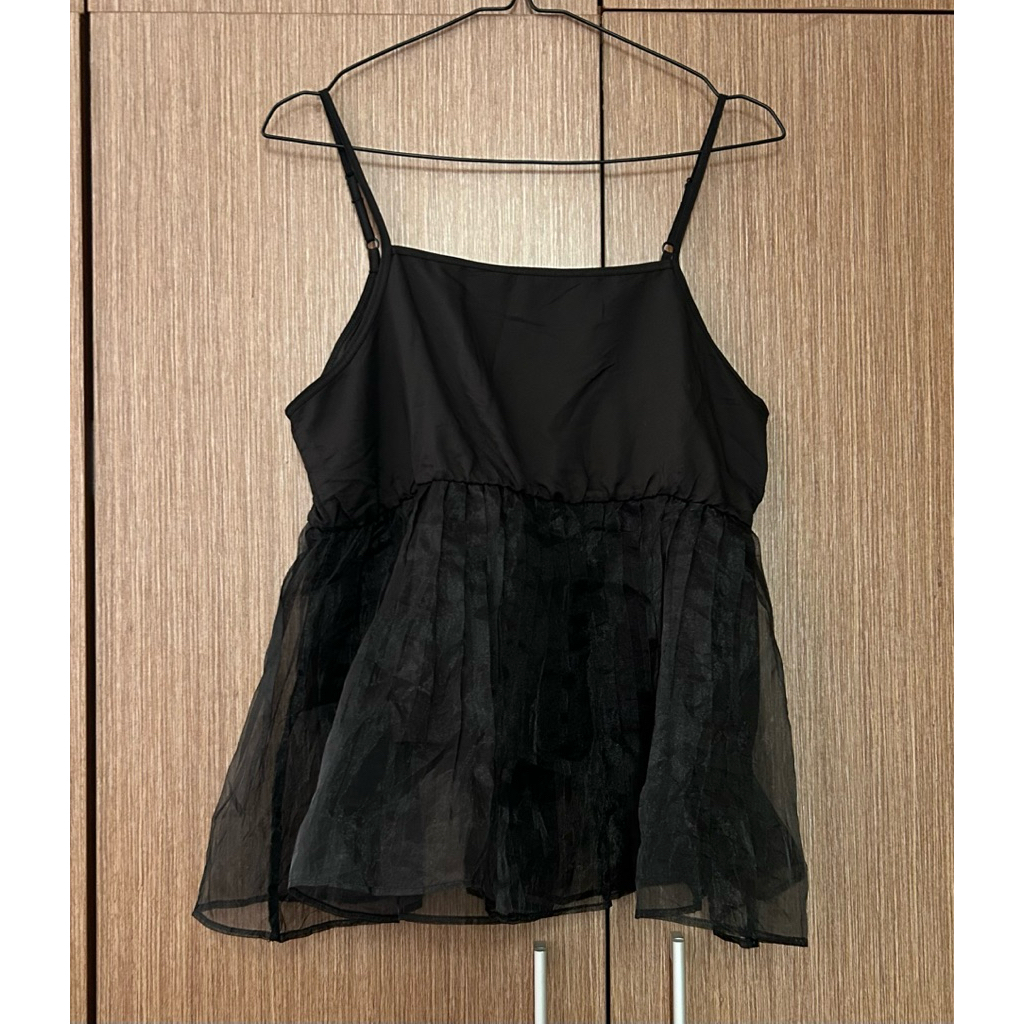 opaque clip organza hitam tanktop pesta