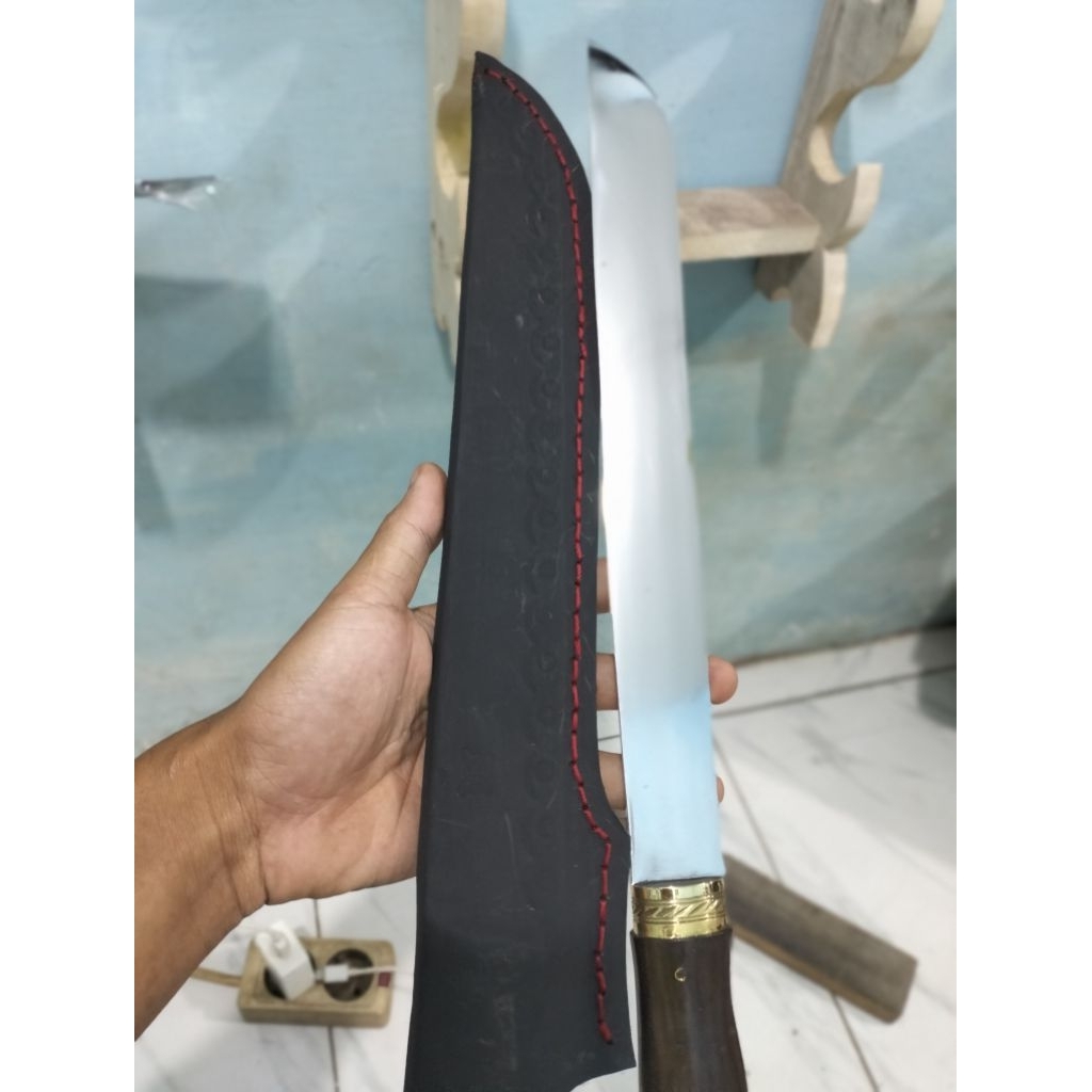 PISAU SEMBELIH KAMBING BAHAN KLEP KAPAL SARUNG KULIT