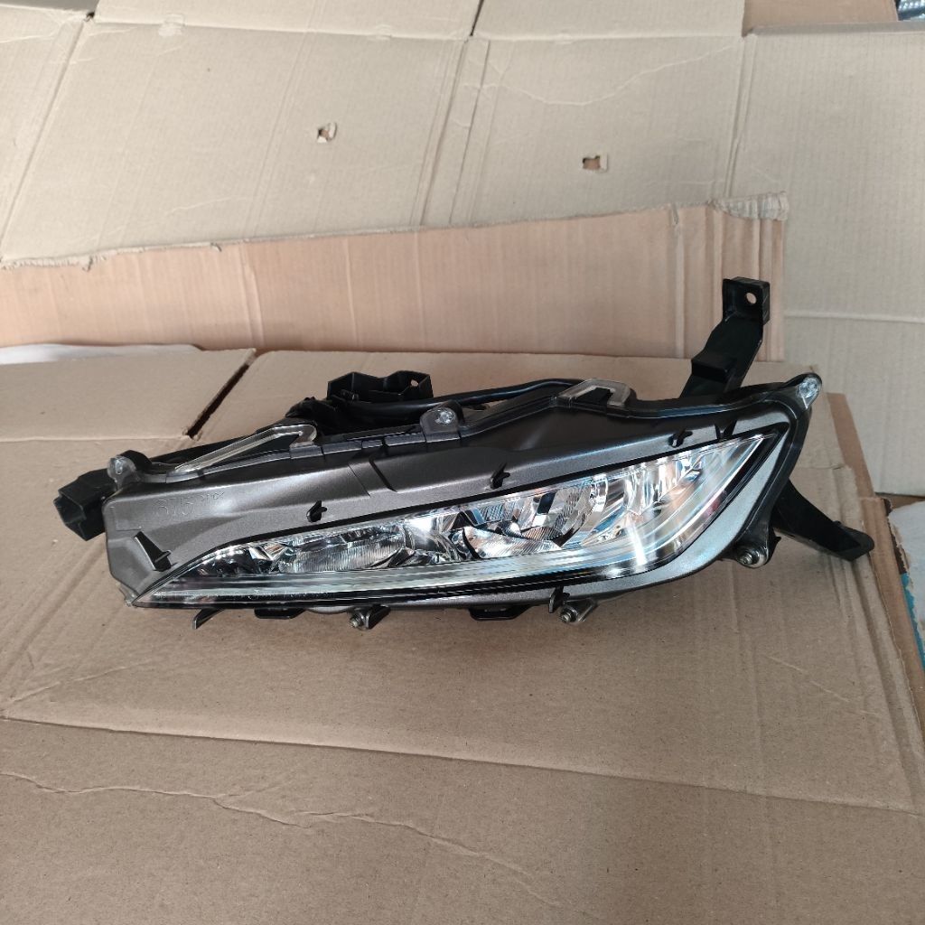 FOG LAMP - LEXUS RX 300 350 - ORIGINAL - Foglamp Lampu Kabut Mobil Lexus RX300 RX350 Original Kanan 