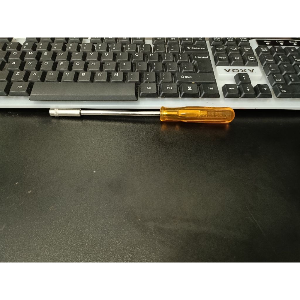 Obeng shock 5.5 mm  sudah ada maghnet/Obeng shock maghnet 5.5mm.japan